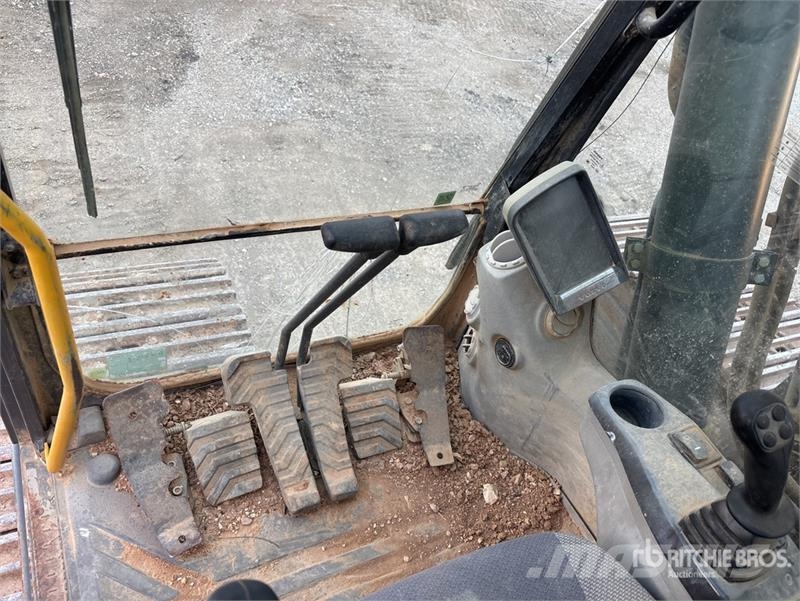Volvo EC300DL Tracked Excavator Gravemaskiner på larvebånd