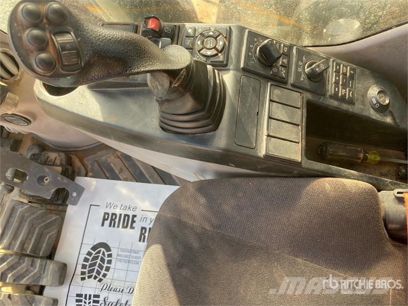 Volvo EC300EL Tracked Excavator Гусеничні екскаватори