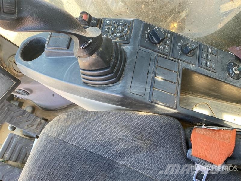 Volvo EC300EL Tracked Excavator 대형 굴삭기 29톤 이상