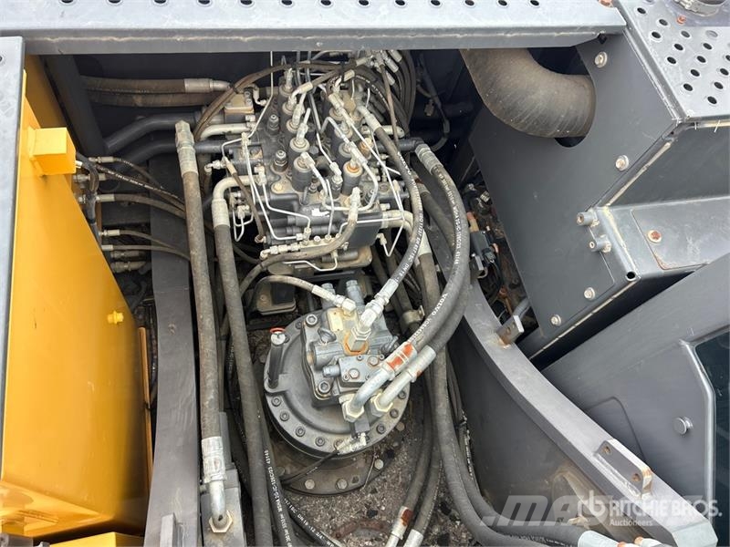 Volvo EC300ELR Long Reach Tracked Excavator Bageri gusjeničari