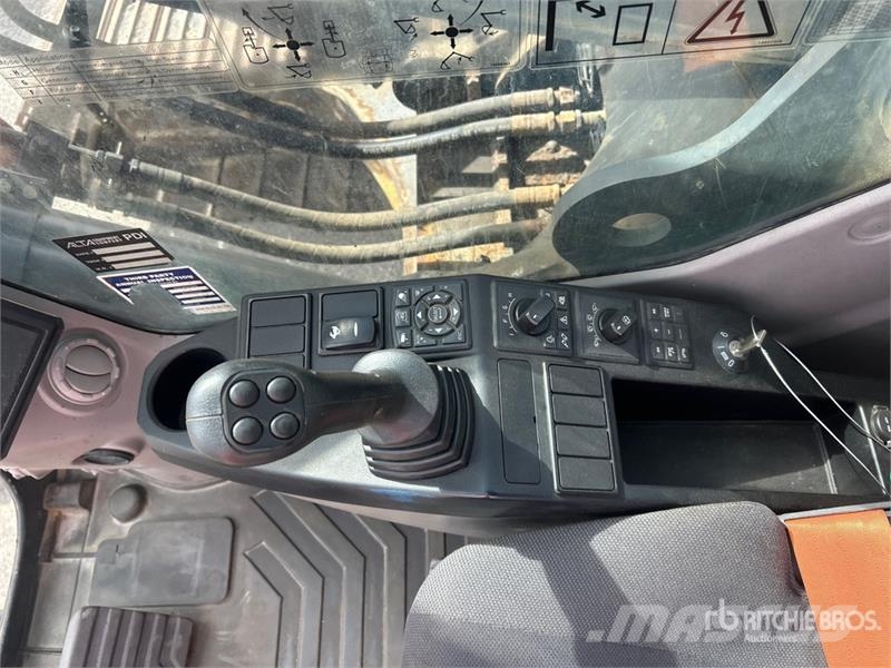 Volvo EC300ELR Long Reach Tracked Excavator Bageri gusjeničari