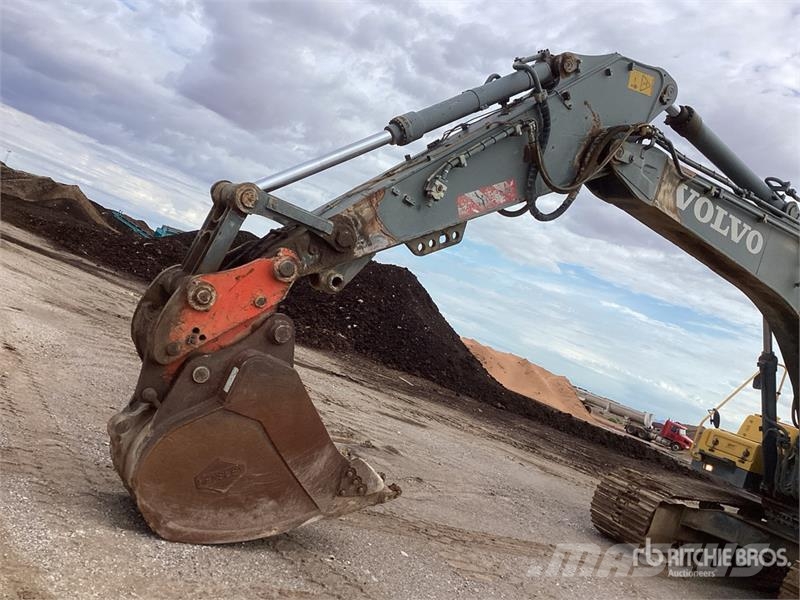 Volvo EC330B LC Tracked Excavator Gravemaskiner på larvebånd