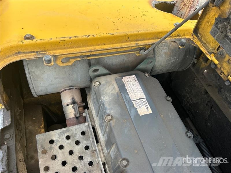 Volvo EC330BLC Roomikekskavaatorid