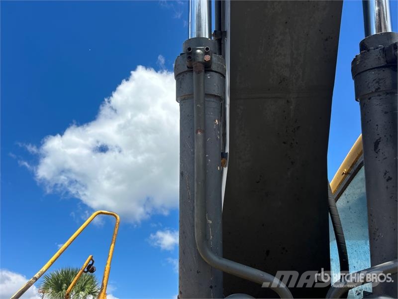 Volvo EC330BLC Roomikekskavaatorid