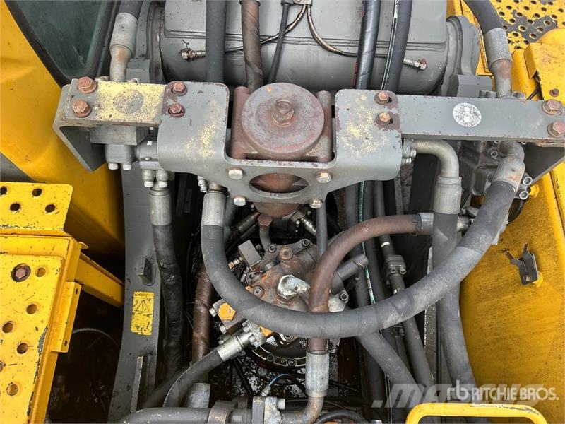 Volvo EC330BLC Roomikekskavaatorid