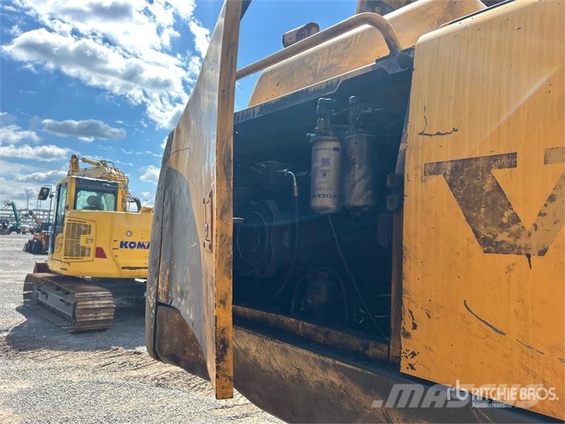 Volvo EC330BLC Roomikekskavaatorid
