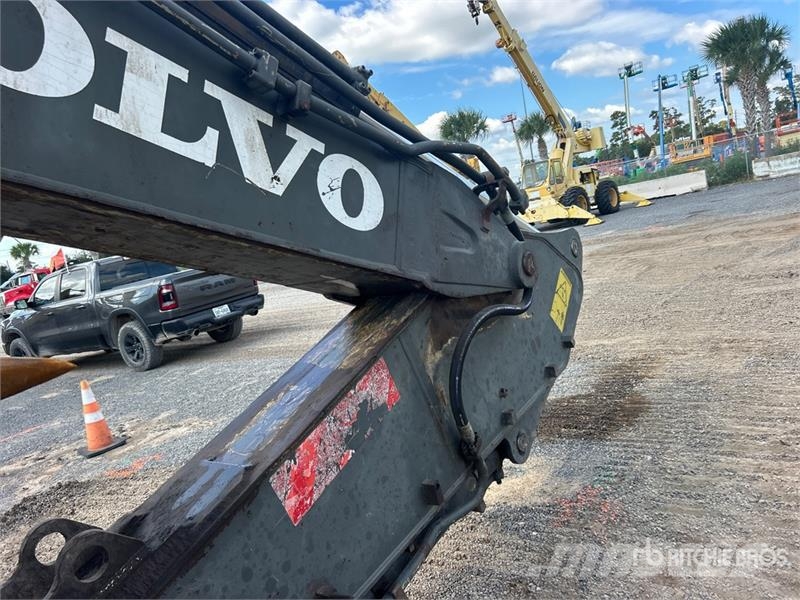 Volvo EC330BLC Roomikekskavaatorid