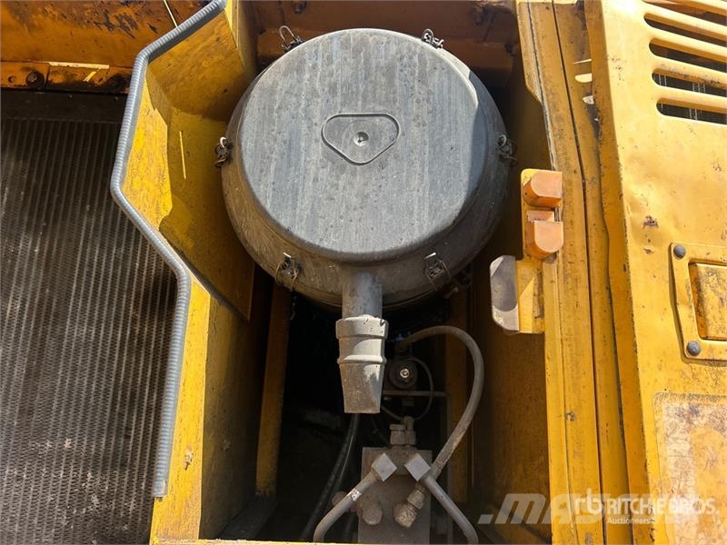 Volvo EC330BLC Roomikekskavaatorid