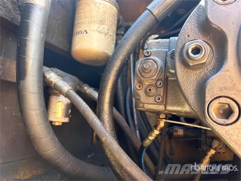 Volvo EC330BLC Roomikekskavaatorid