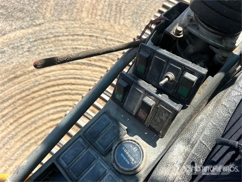 Volvo EC330BLC Roomikekskavaatorid