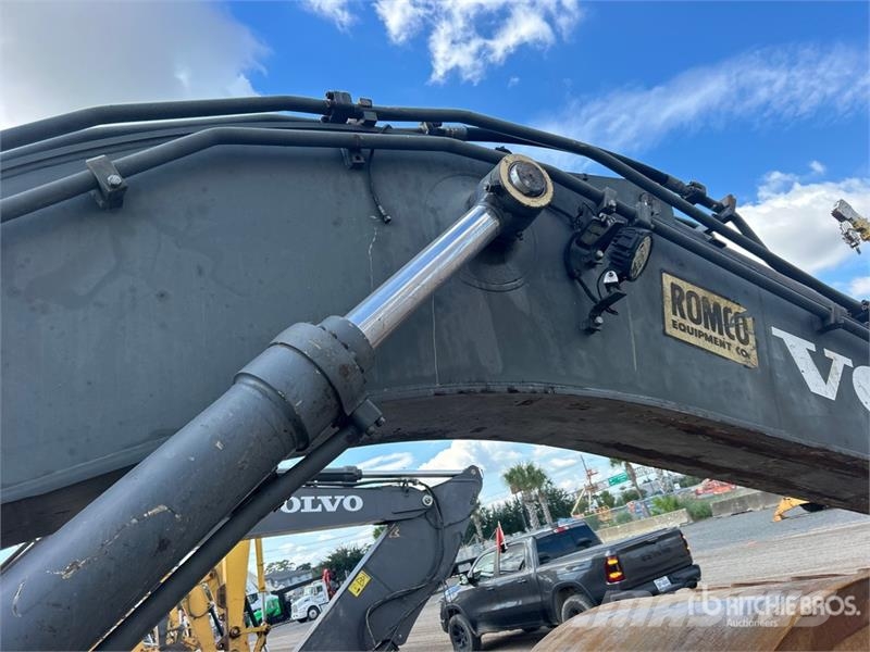 Volvo EC330BLC Roomikekskavaatorid