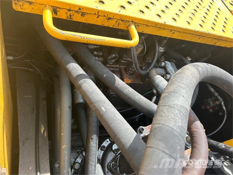 Volvo EC330BLC Roomikekskavaatorid