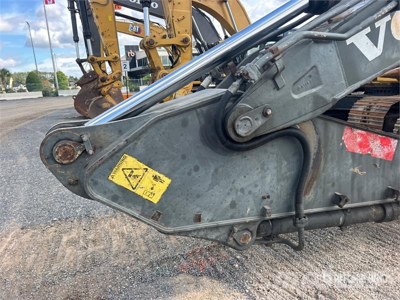 Volvo EC330BLC Roomikekskavaatorid