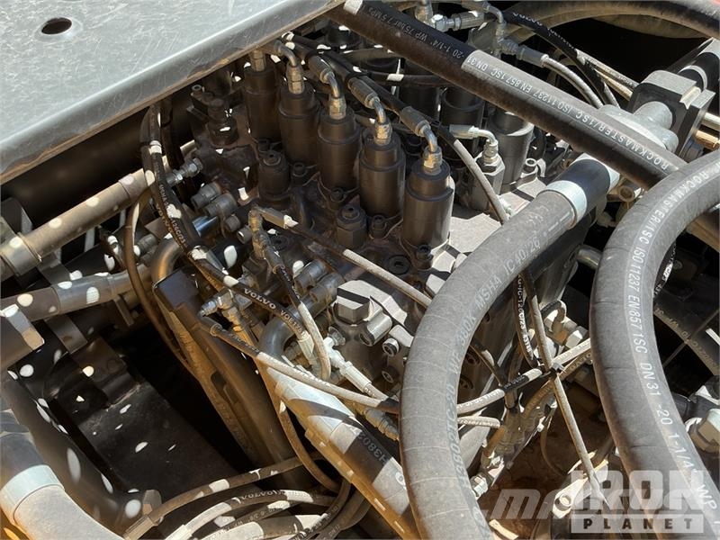 Volvo EC350EL Tracked Excavator Raupenbagger