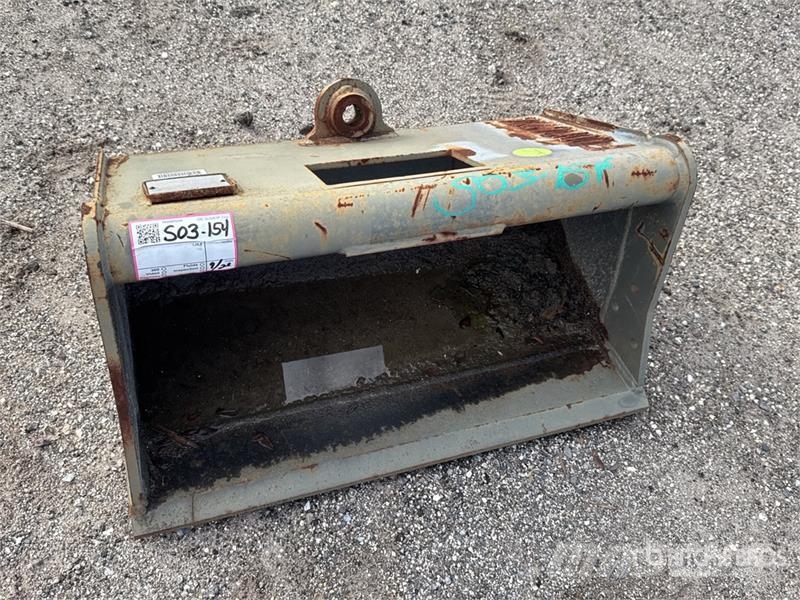 Volvo EC35BKT30 30 in Cleanup Excavator Bucket Baldes