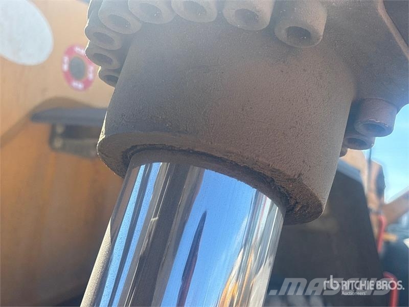 Volvo EC380E Tracked Excavator Roomikekskavaatorid