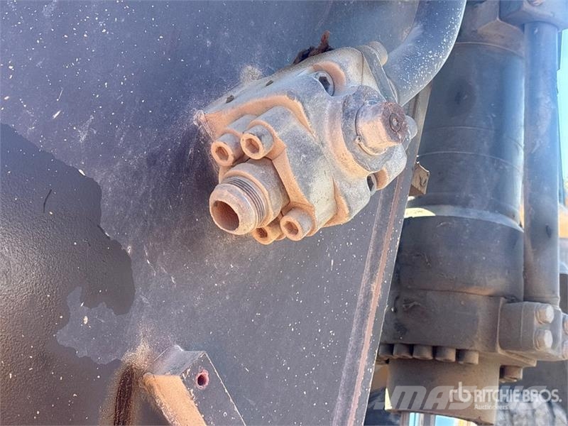 Volvo EC380E Tracked Excavator Roomikekskavaatorid