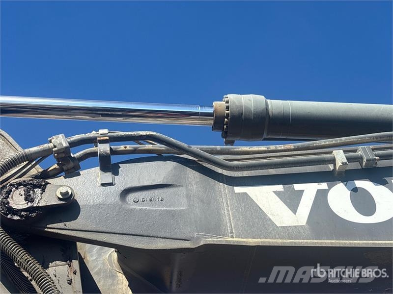 Volvo EC380E Tracked Excavator Roomikekskavaatorid