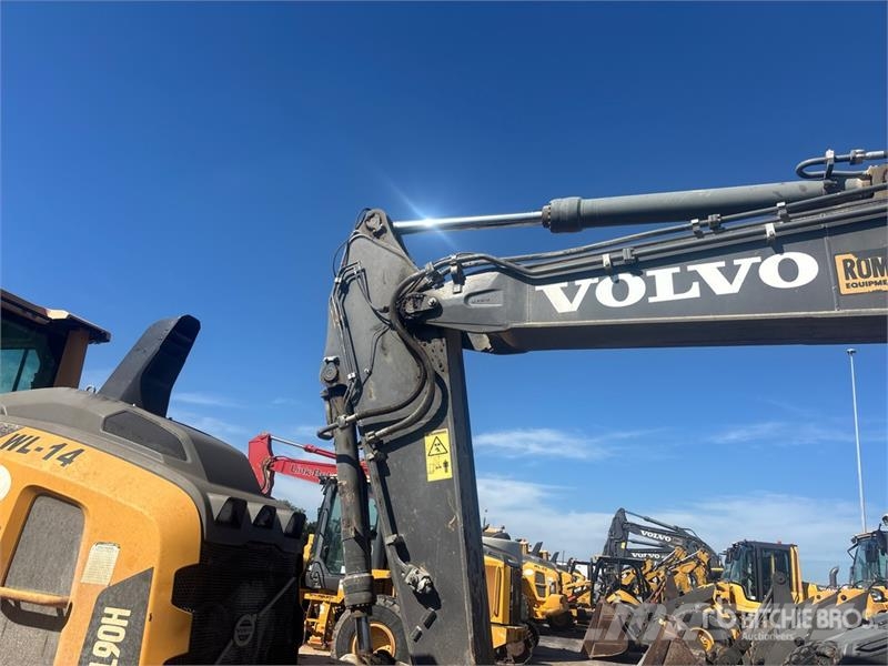 Volvo EC380E Tracked Excavator Roomikekskavaatorid