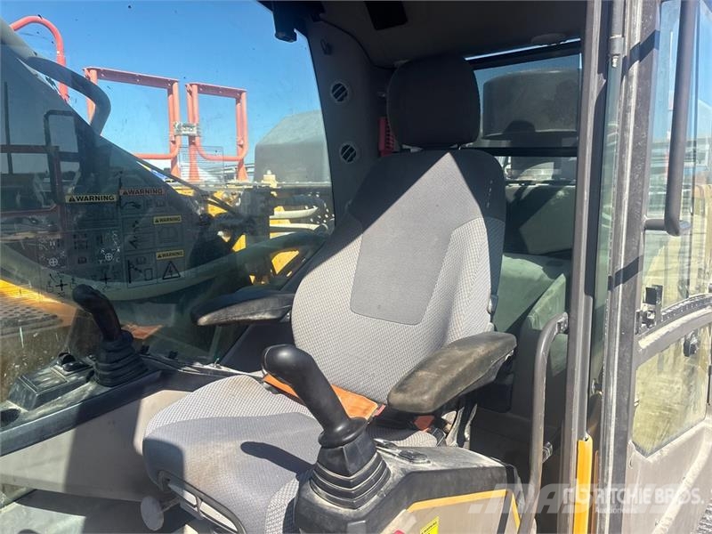 Volvo EC380E Tracked Excavator Roomikekskavaatorid