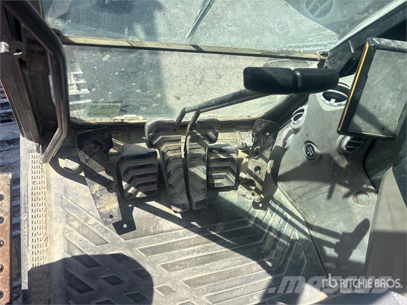 Volvo EC380E Tracked Excavator Roomikekskavaatorid