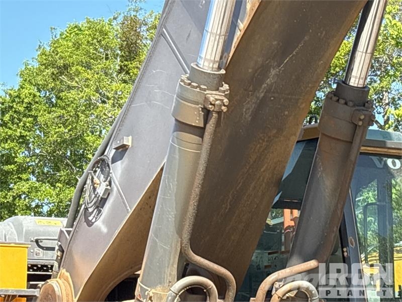 Volvo EC480EL Tracked Excavator Lánctalpas kotrók