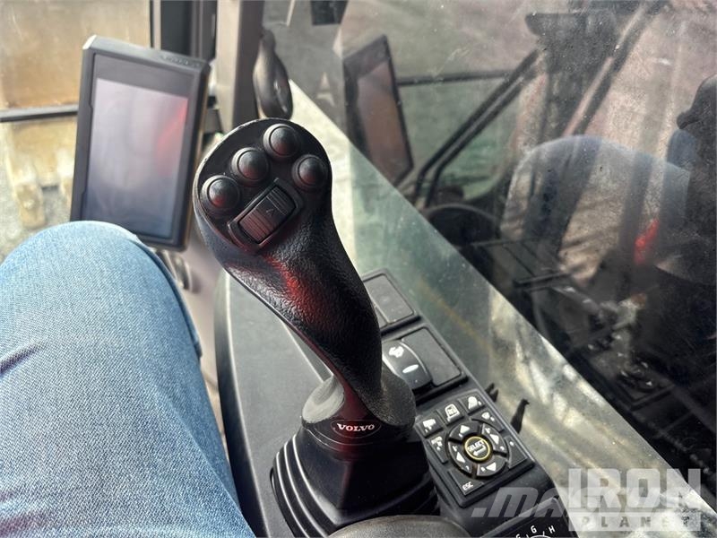Volvo EC550EL Tracked Excavator Lánctalpas kotrók