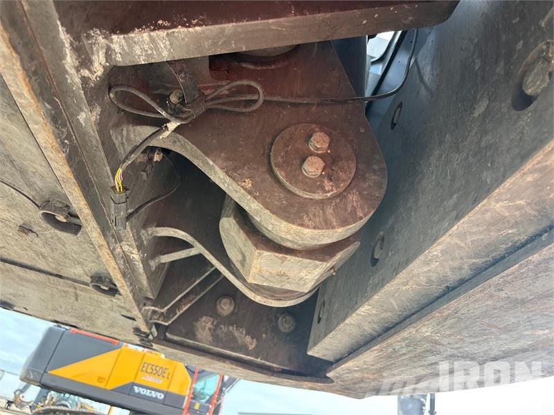 Volvo EC550EL Tracked Excavator Lánctalpas kotrók