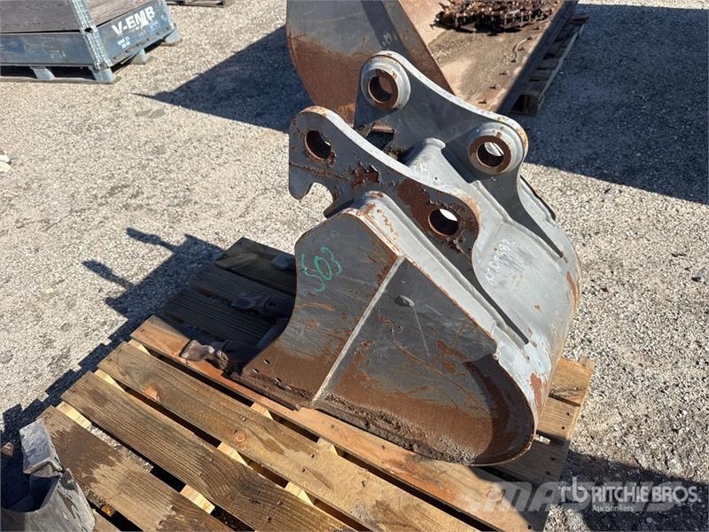 Volvo EC55BKT18 17 in Digging Excavator Bucket دلاء
