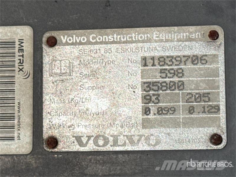 Volvo EC55BKT18 17 in Digging Excavator Bucket دلاء