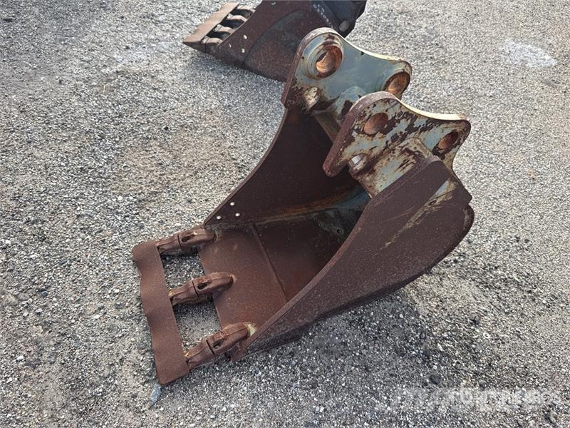 Volvo EC55BKT18 17 in Digging Excavator Bucket دلاء