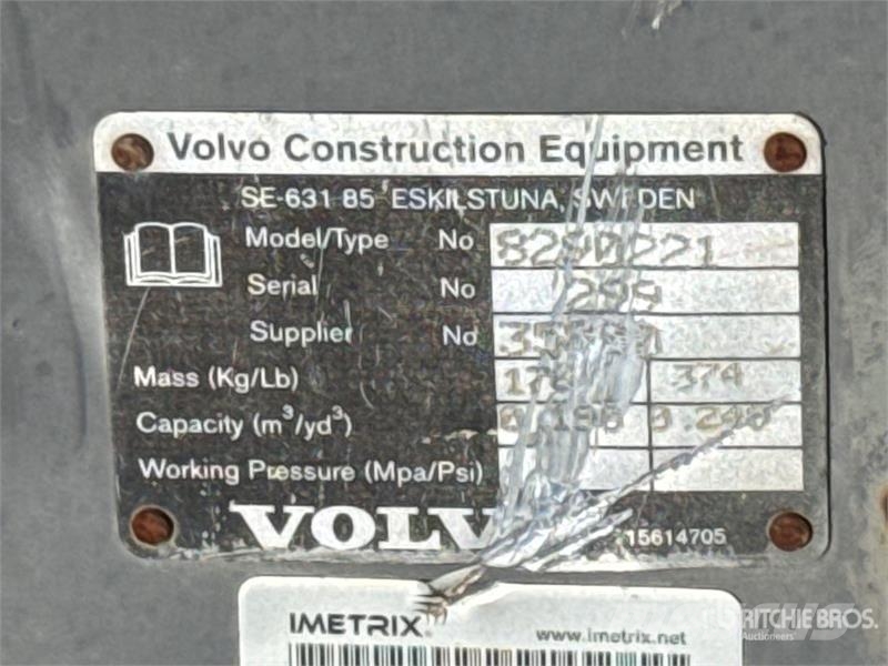 Volvo EC55BKT51 51 in Cleanup Excavator Bucket دلاء