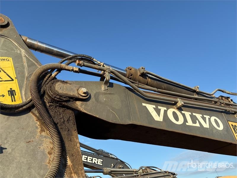 Volvo ECR 145DL Tracked Excavator Gravemaskiner på larvebånd