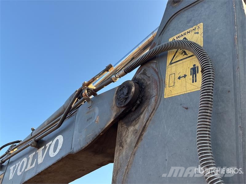 Volvo ECR145DL Tracked Excavator Raupenbagger
