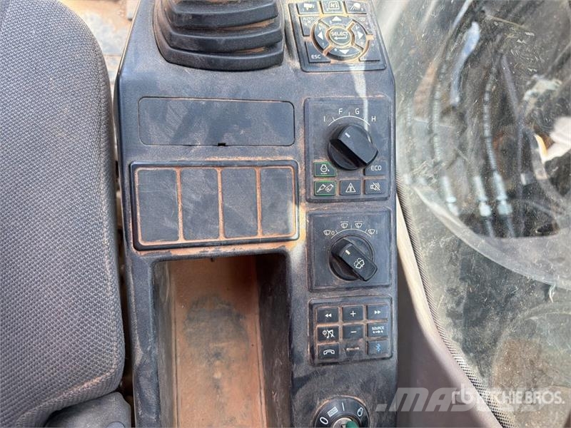 Volvo ECR235EL Tracked Excavator حفارات زحافة
