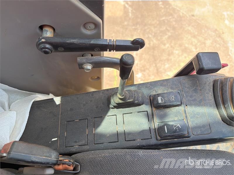 Volvo ECR235EL Tracked Excavator حفارات زحافة