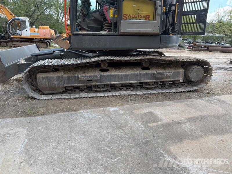 Volvo ECR235EL Tracked Excavator حفارات زحافة