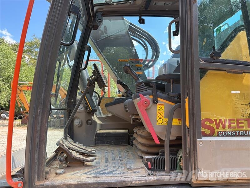 Volvo ECR235EL Tracked Excavator حفارات زحافة