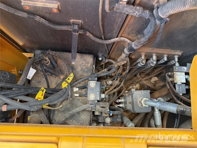Volvo ECR235EL Tracked Excavator حفارات زحافة