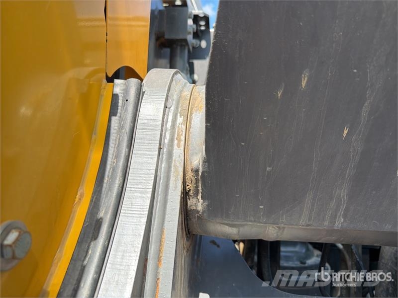 Volvo ECR235EL Tracked Excavator حفارات زحافة