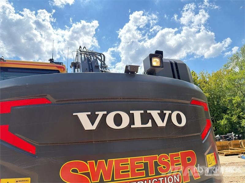 Volvo ECR235EL Tracked Excavator حفارات زحافة