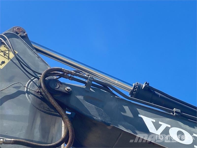 Volvo ECR305CL Tracked Excavator Pásové rýpadlá