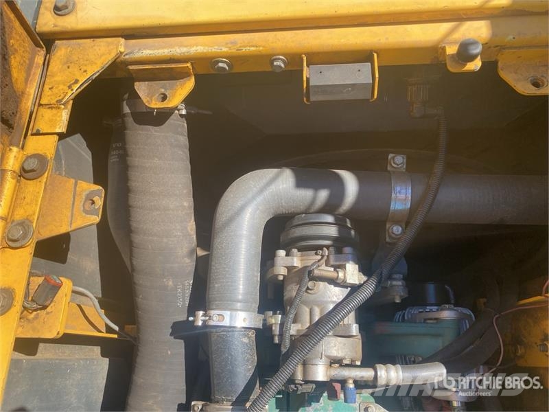 Volvo ECR305CL Tracked Excavator Pásové rýpadlá