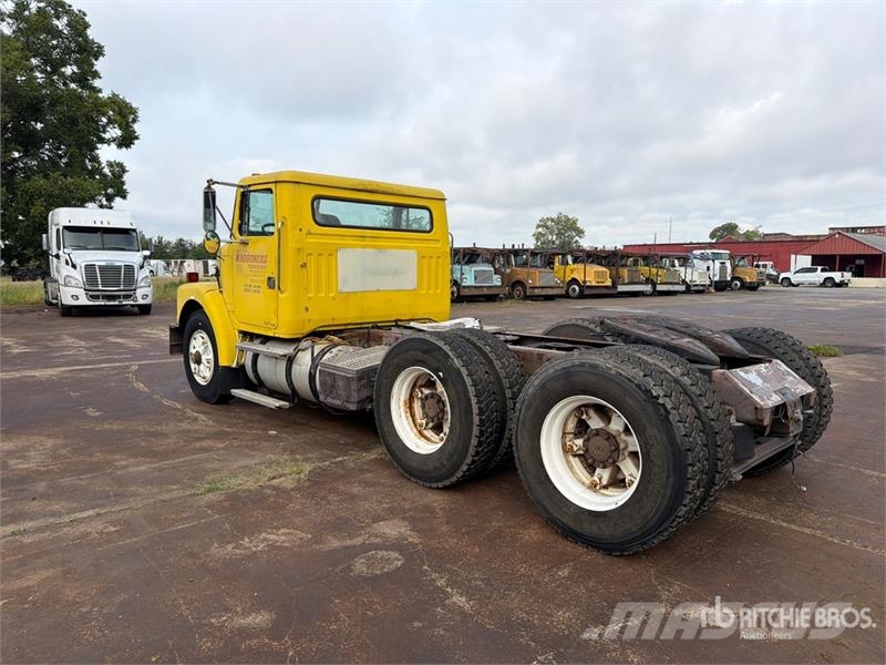  Volvo/GMC WAH 6x4 T/A Day Cab Truck Tractor وحدات الجر