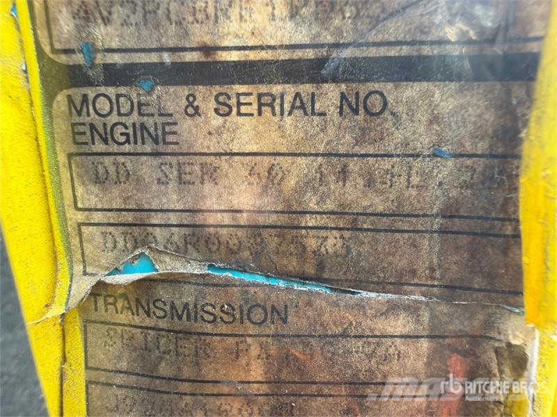  Volvo/GMC WAH 6x4 T/A Day Cab Truck Tractor وحدات الجر