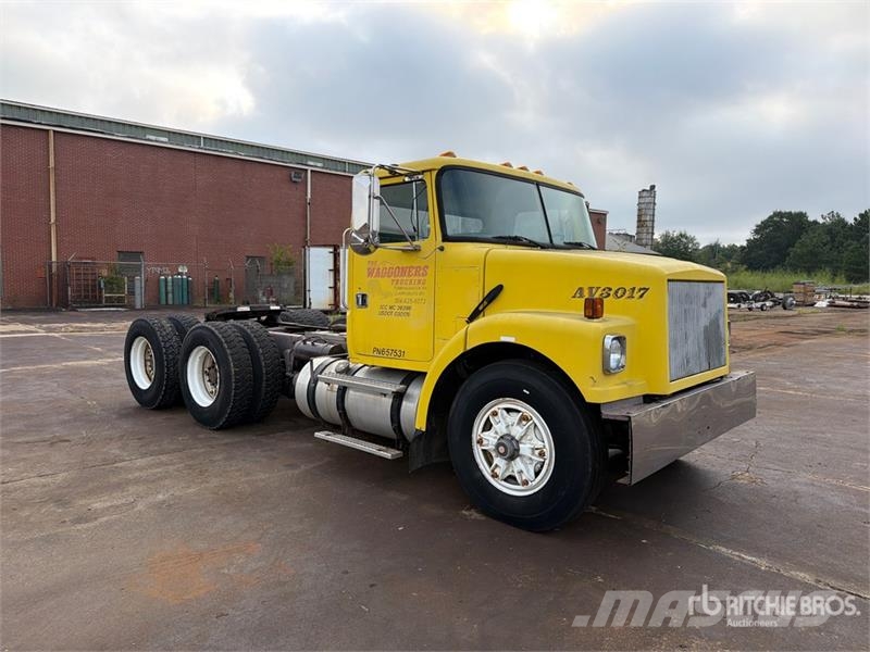  Volvo/GMC WAH 6x4 T/A Day Cab Truck Tractor وحدات الجر