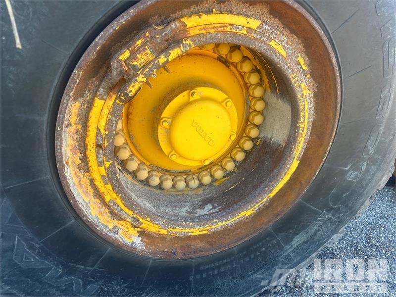 Volvo L220H Wheel Loader 轮式装载机