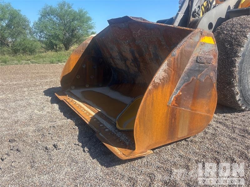Volvo L220H Wheel Loader 轮式装载机