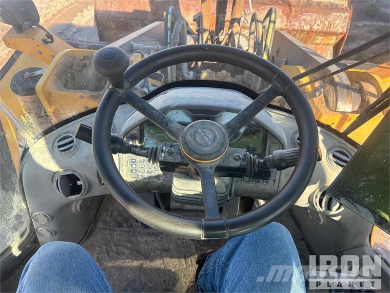 Volvo L220H Wheel Loader 轮式装载机