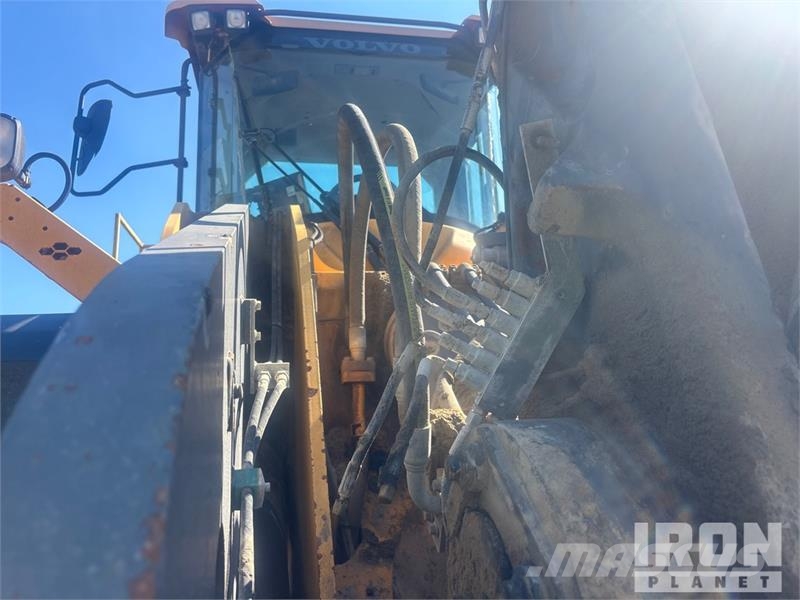 Volvo L220H Wheel Loader 轮式装载机